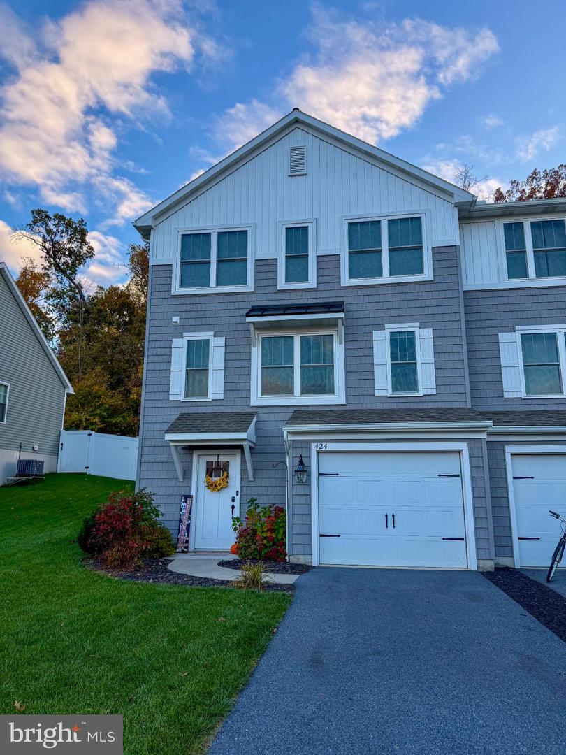 424 Smokering Drive, Robesonia