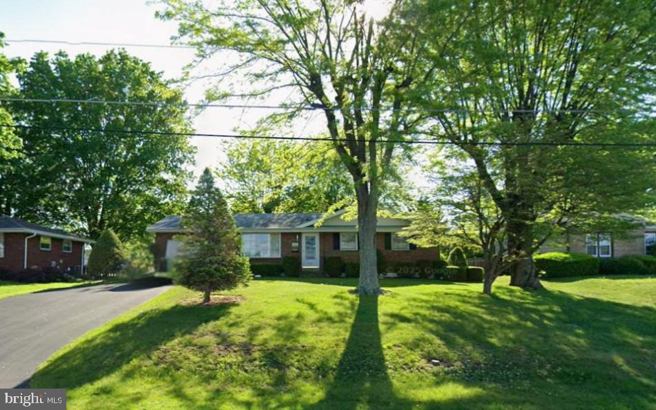 707 N Crescent Avenue, Hamburg