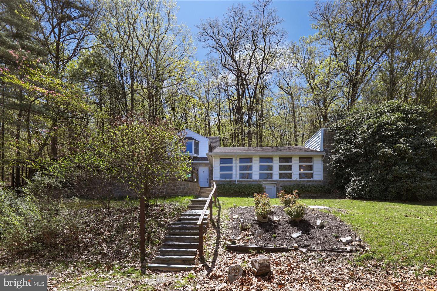 2422 Highland Avenue, Reading