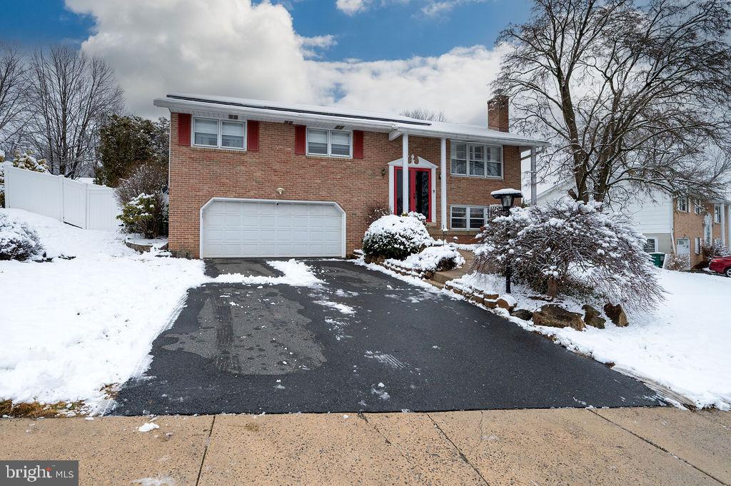 31 Hearthstone Drive, Reading
