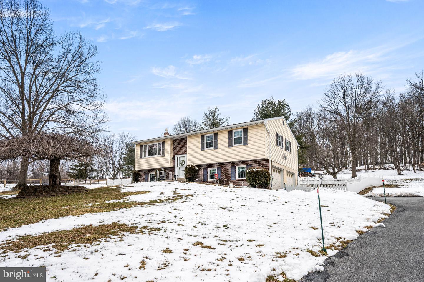 1548 County Line Road, Gilbertsville