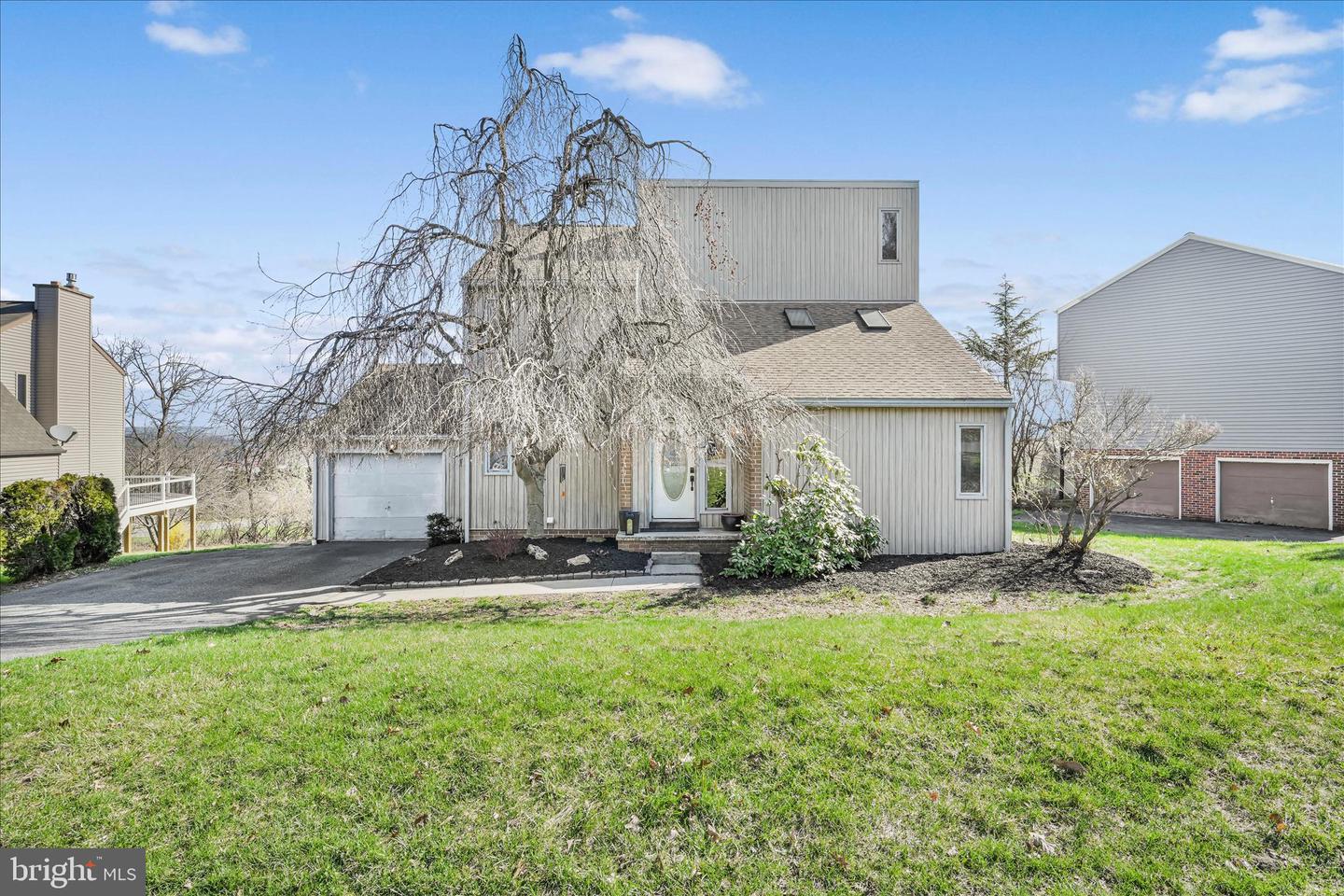 205 Pembroke Drive, Reading