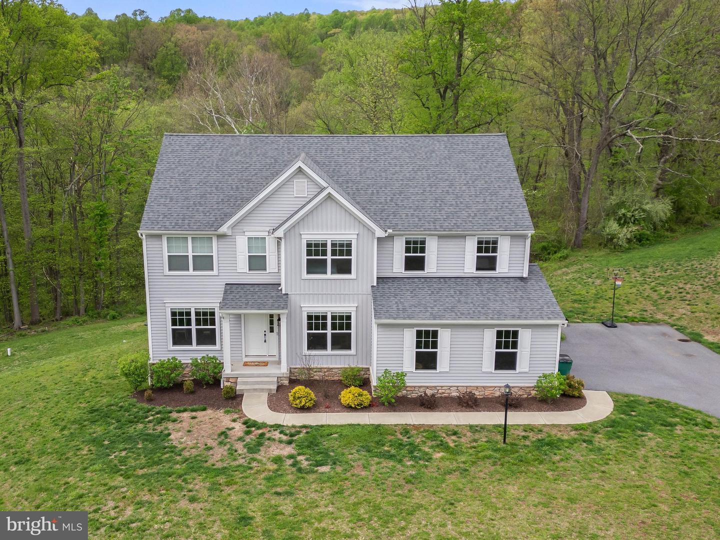 252 Oak Grove Road, Morgantown