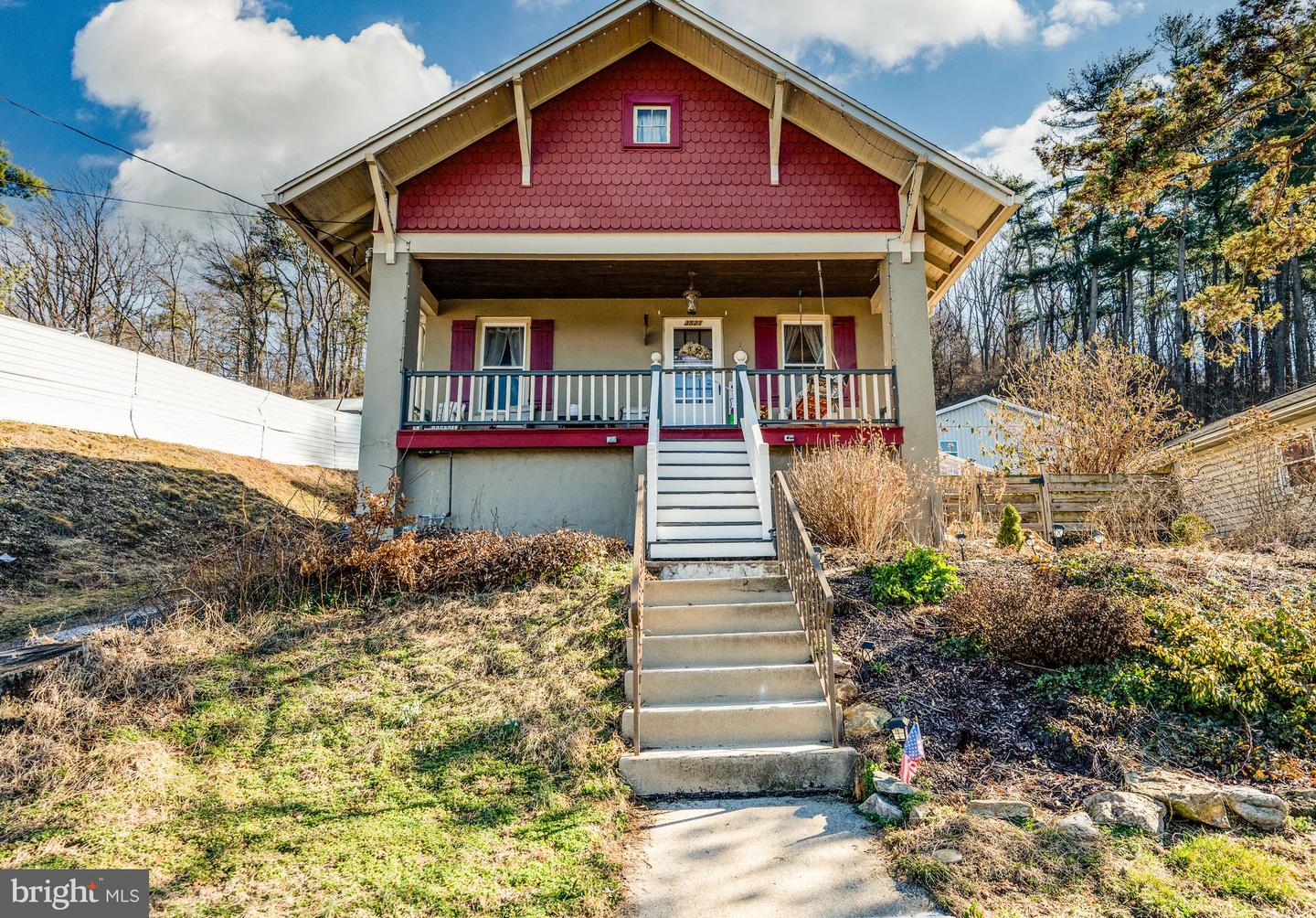 3521 Oak Street, Laureldale