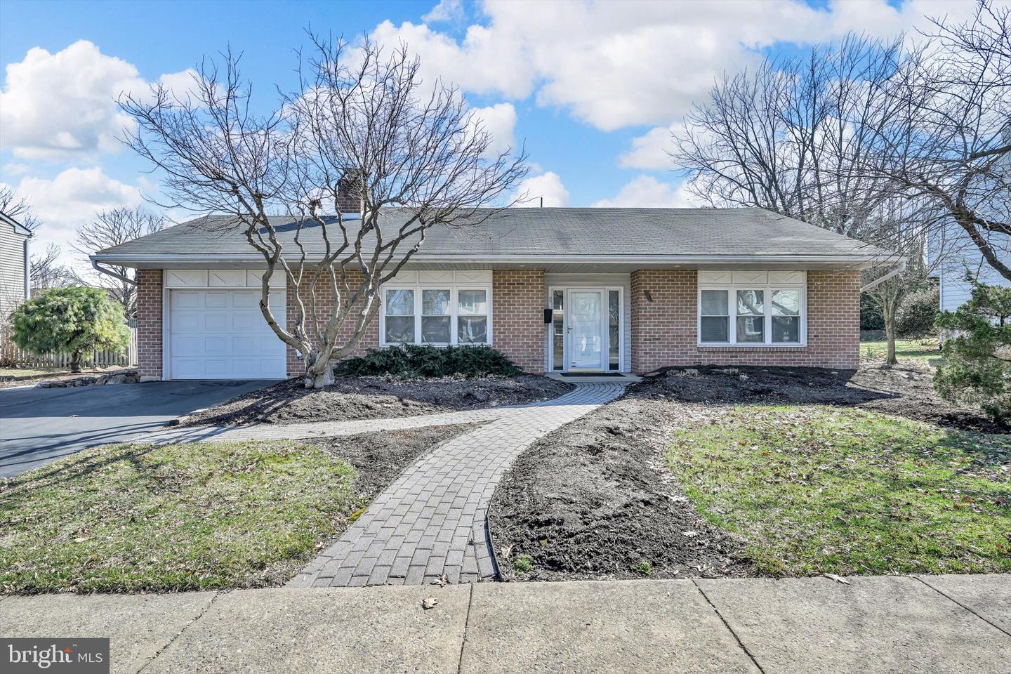 37 Dorchester Drive, Wyomissing