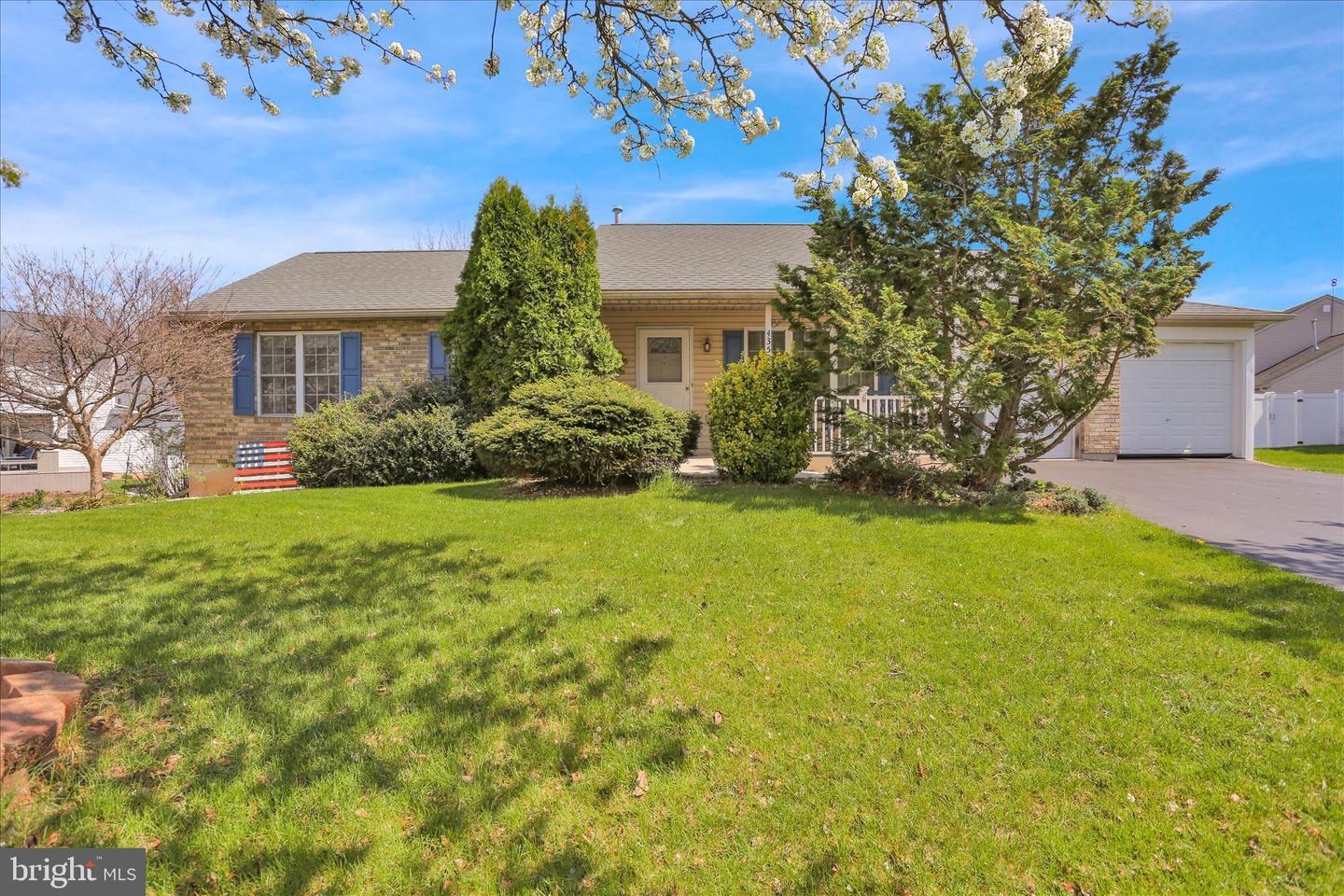 4350 Prestwick Drive, Reading