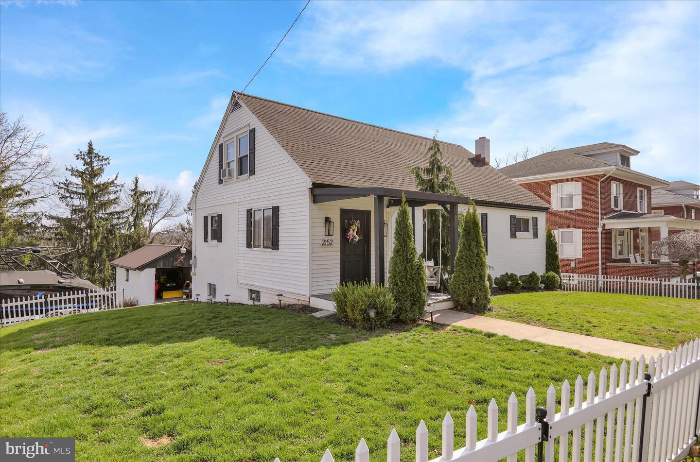 2152 Old Lancaster Pike, Reinholds