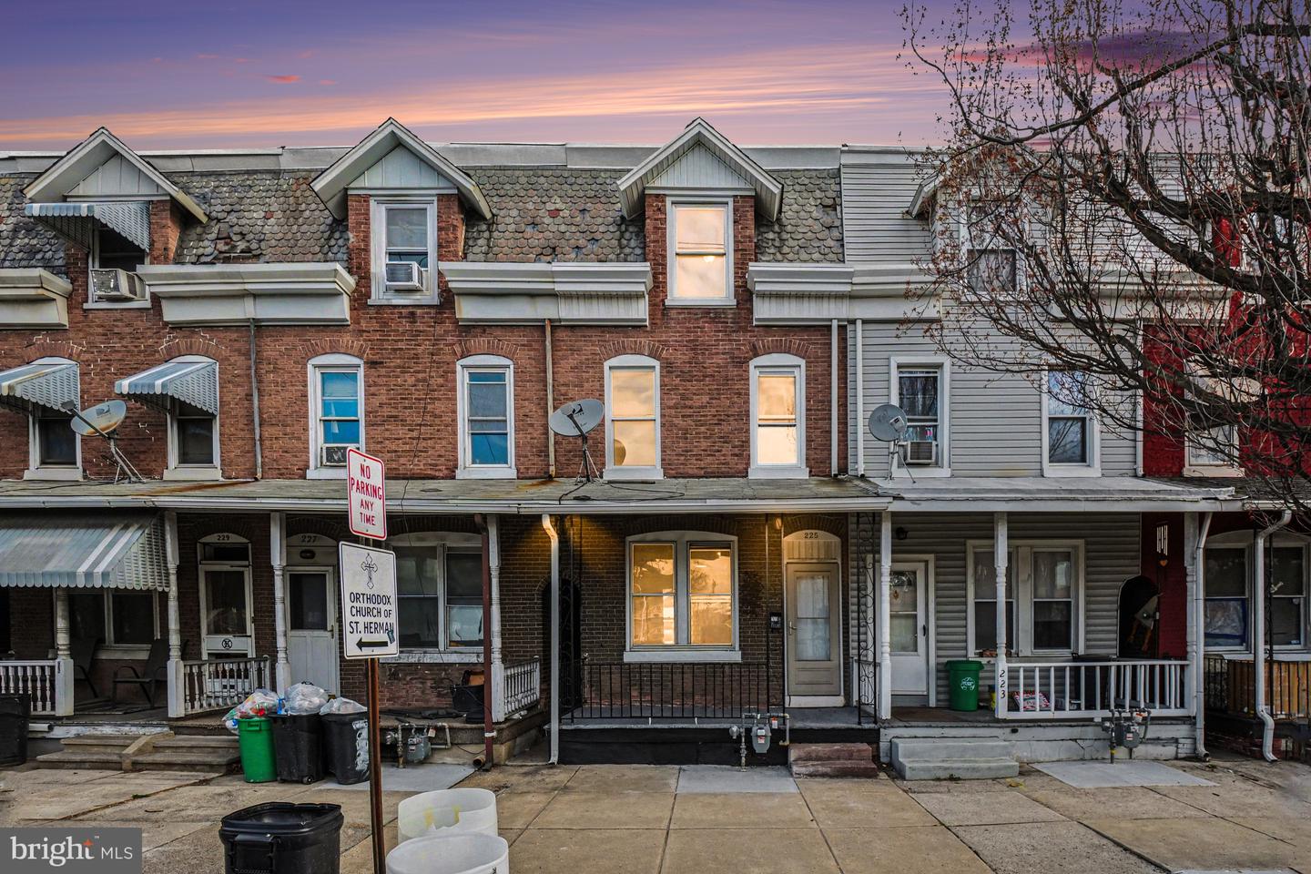 225 W Lancaster Avenue