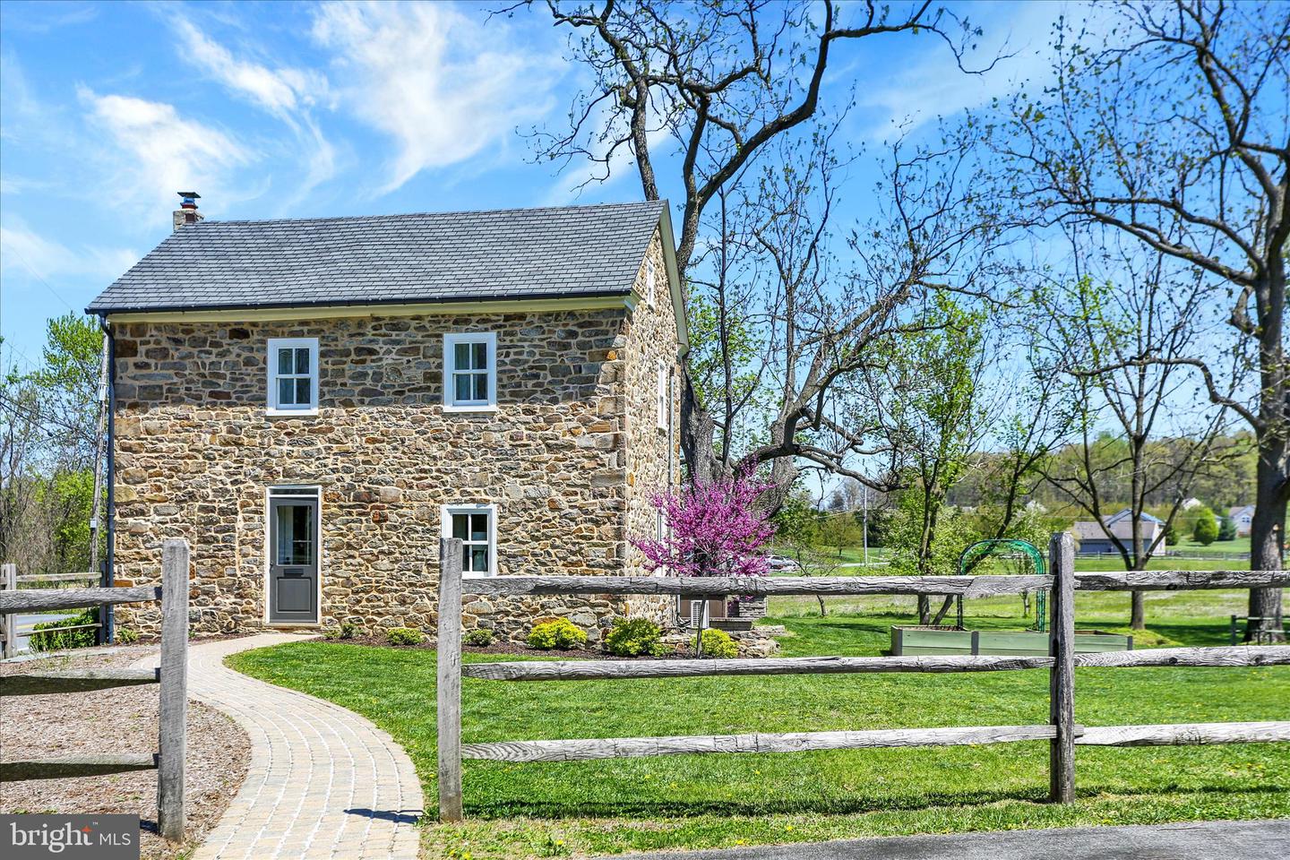 84 Cider Mill Road, Mertztown