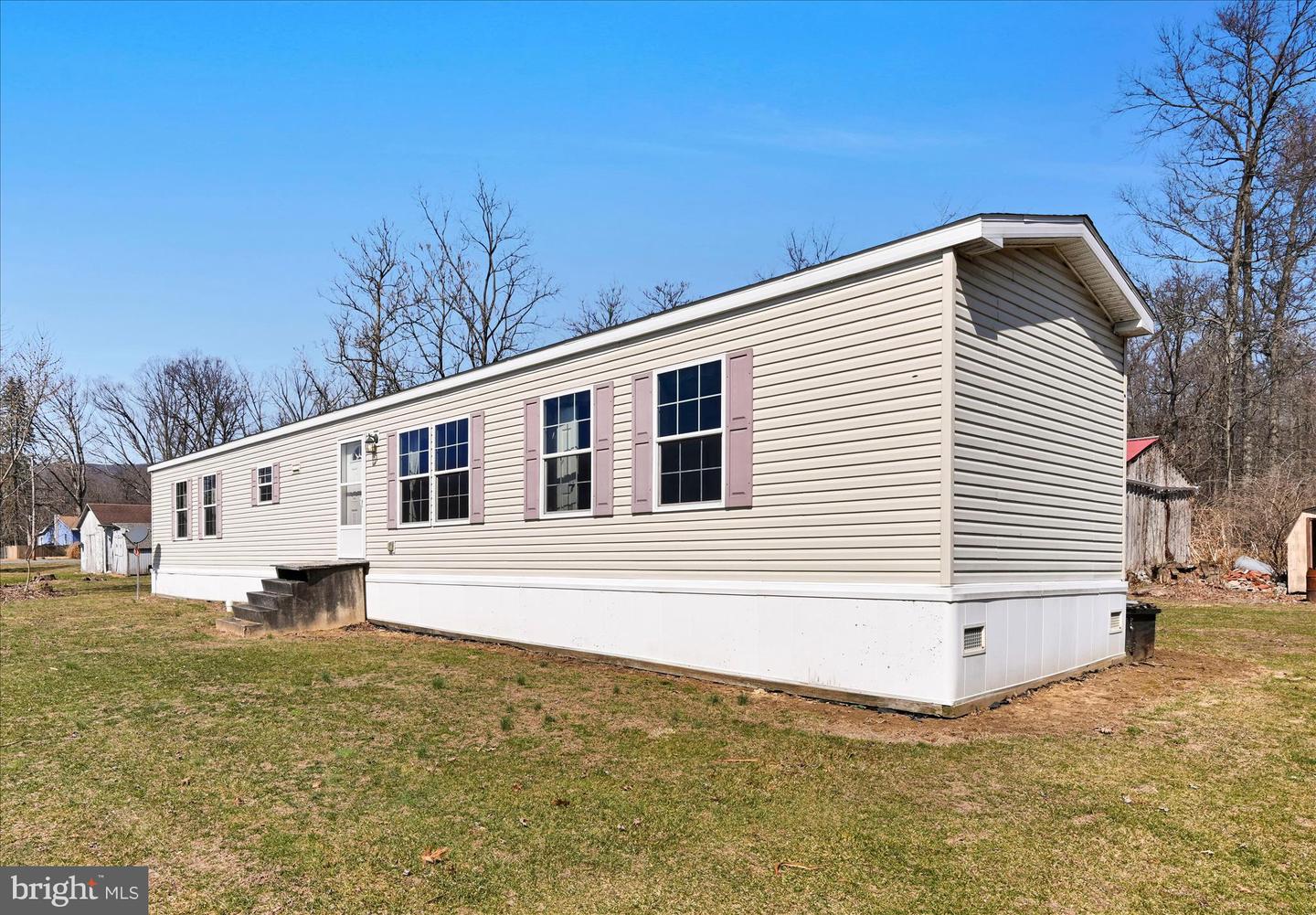 571 Schubert Road, Bethel