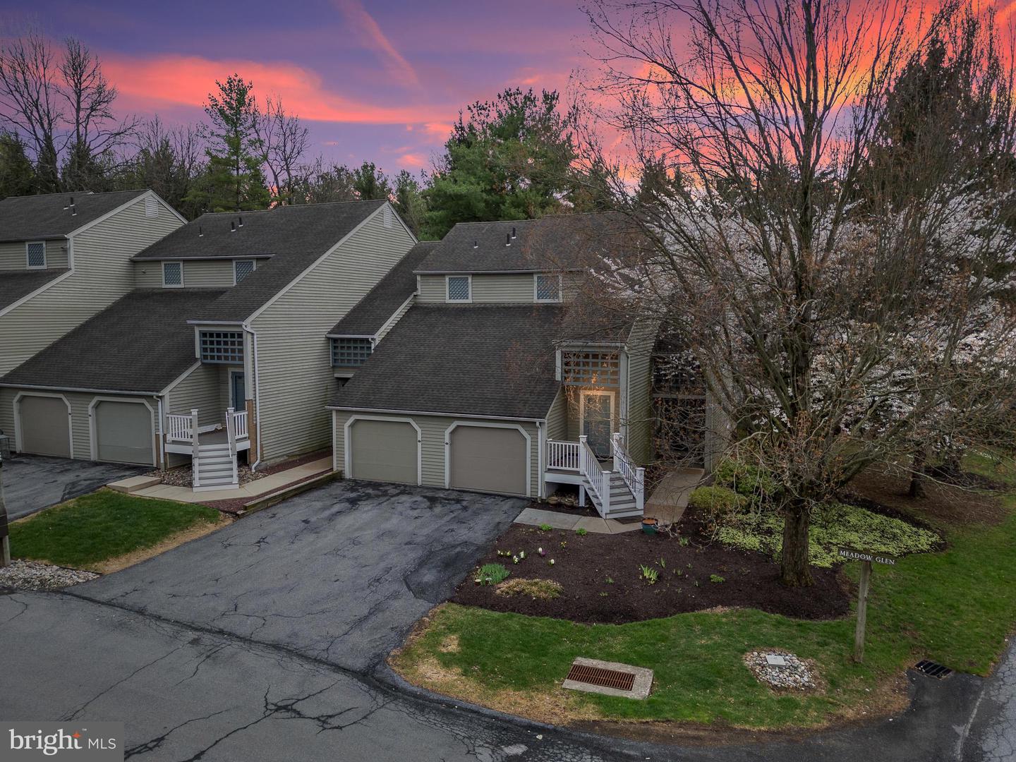 2000 Meadow Glen, Reading