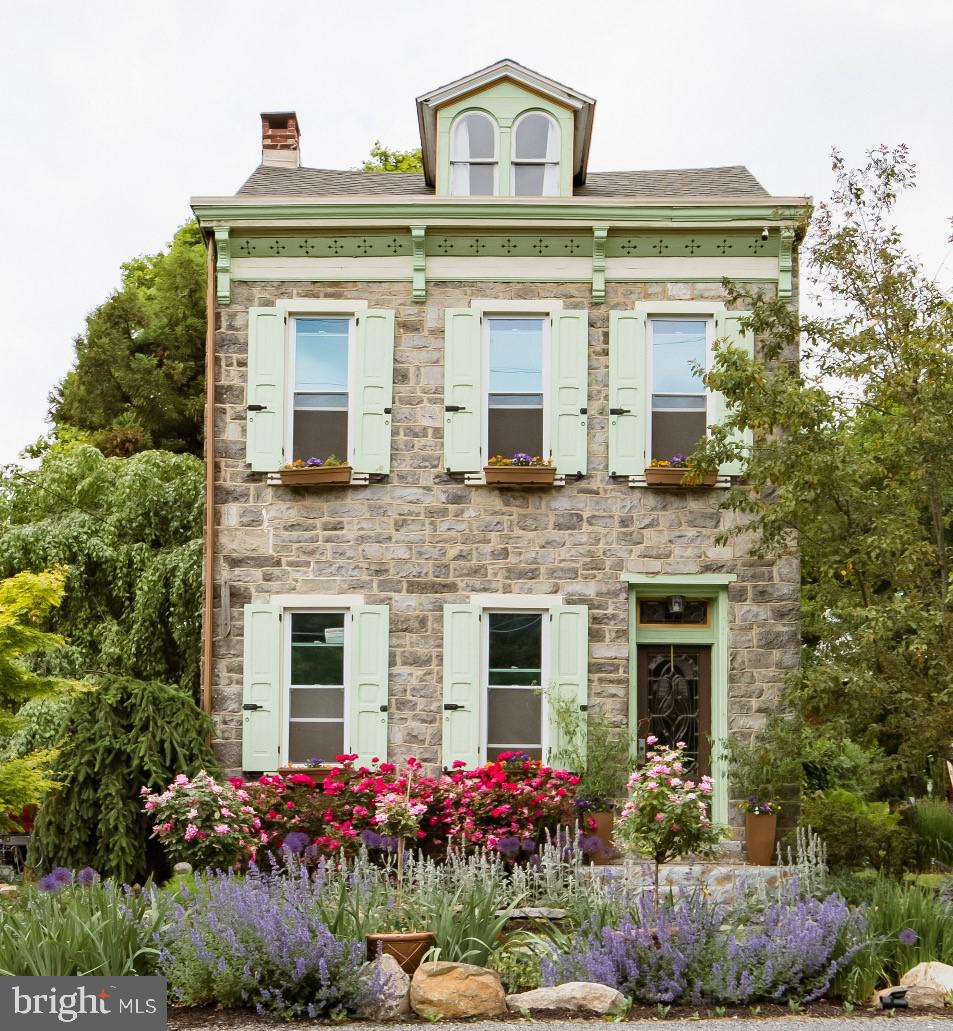 2571 Hill Road, Reading