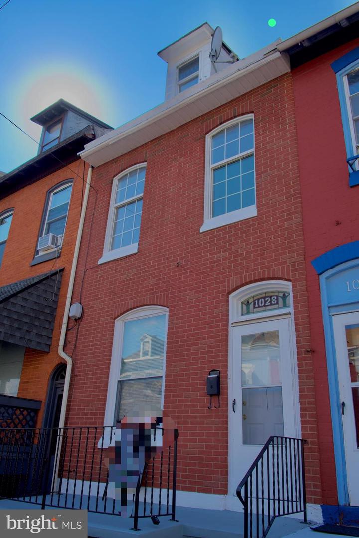 1028 Green Street, Reading