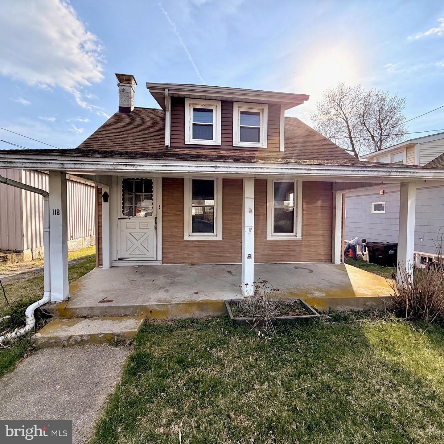 118 Midland Ave