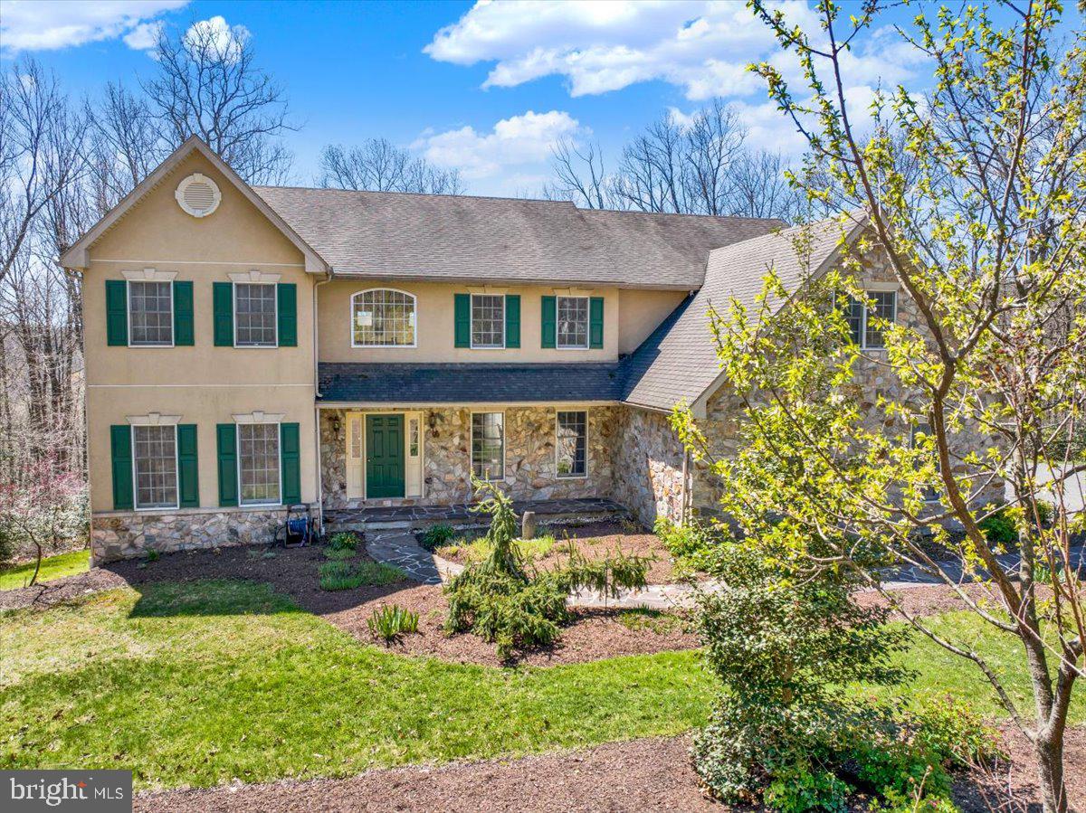820 Oregon Road, Mohnton
