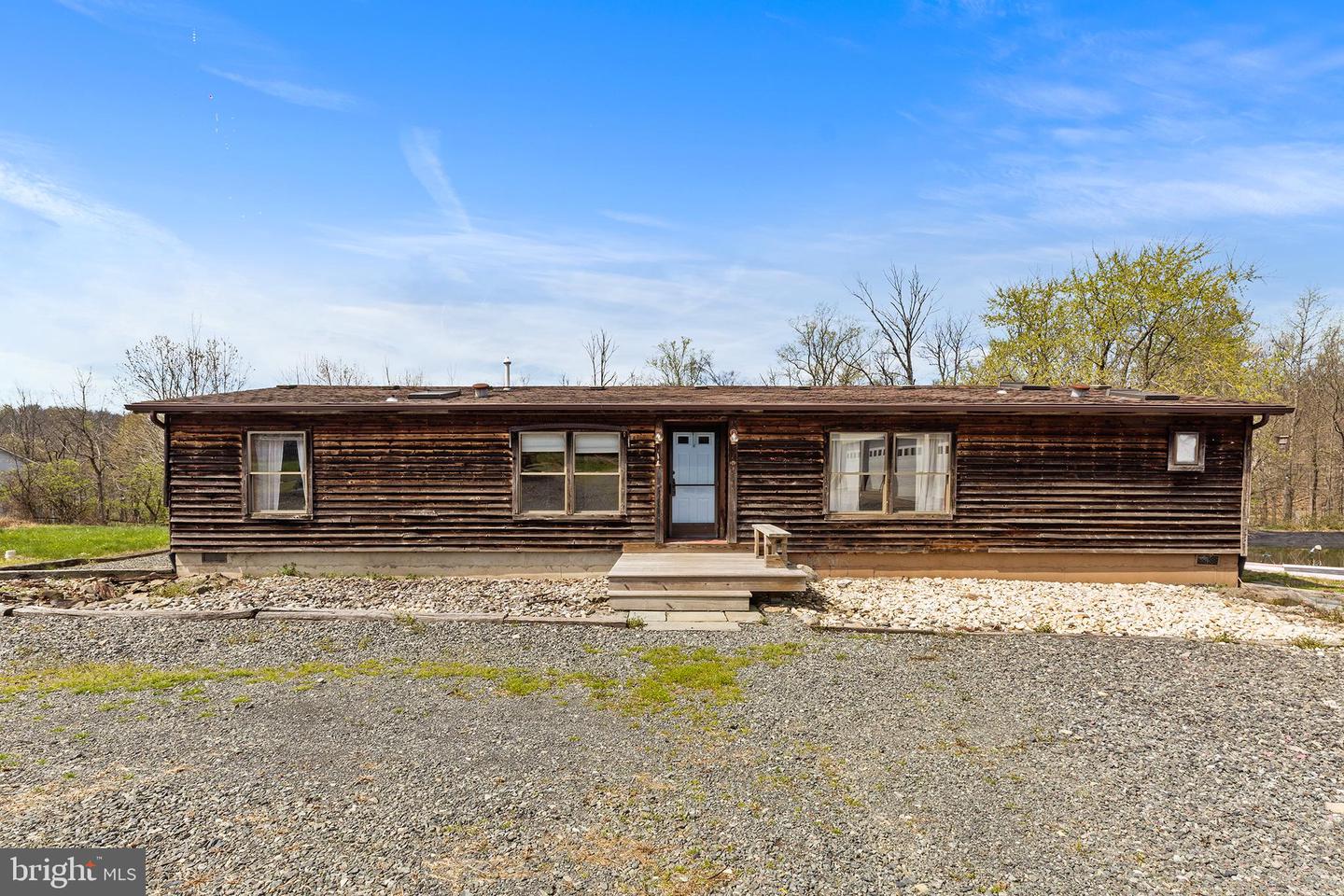 335 Weinsteiger Road, Bechtelsville