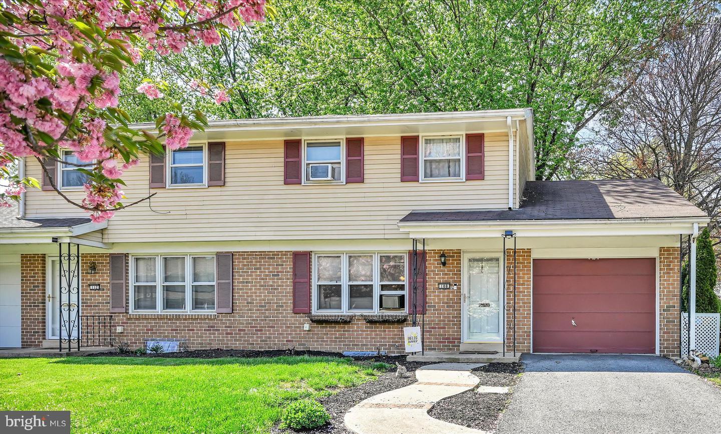 108 S Wayne Street, Robesonia