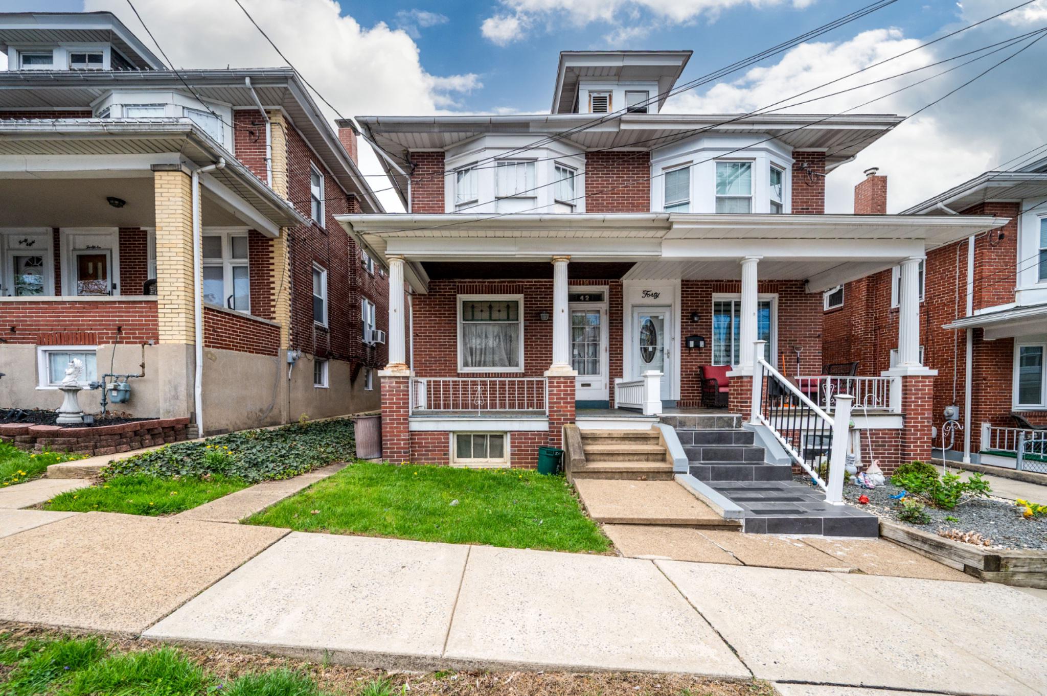 42 Crestmont Street, Reading