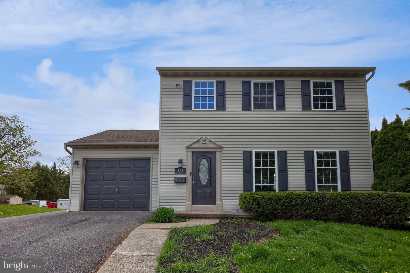 318 N Dwight Street, Reading