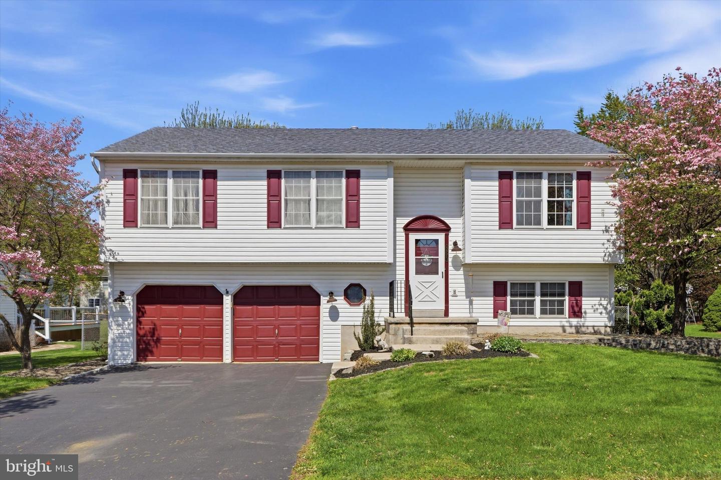 4451 Green Tree Road, Reading