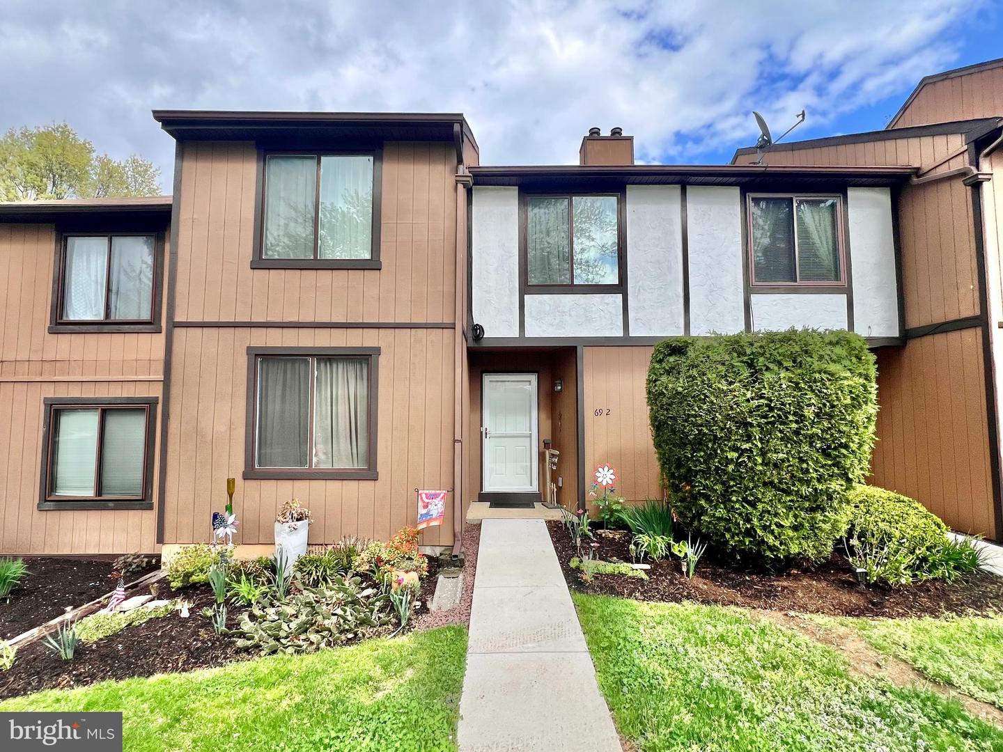69 Azalea Way, Reading