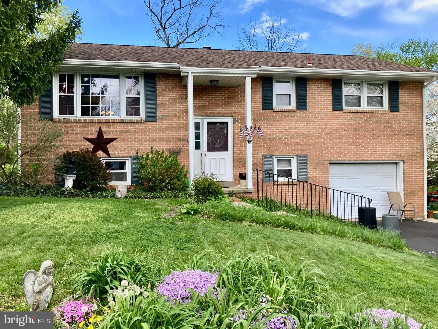 733 Beach Street, Reading
