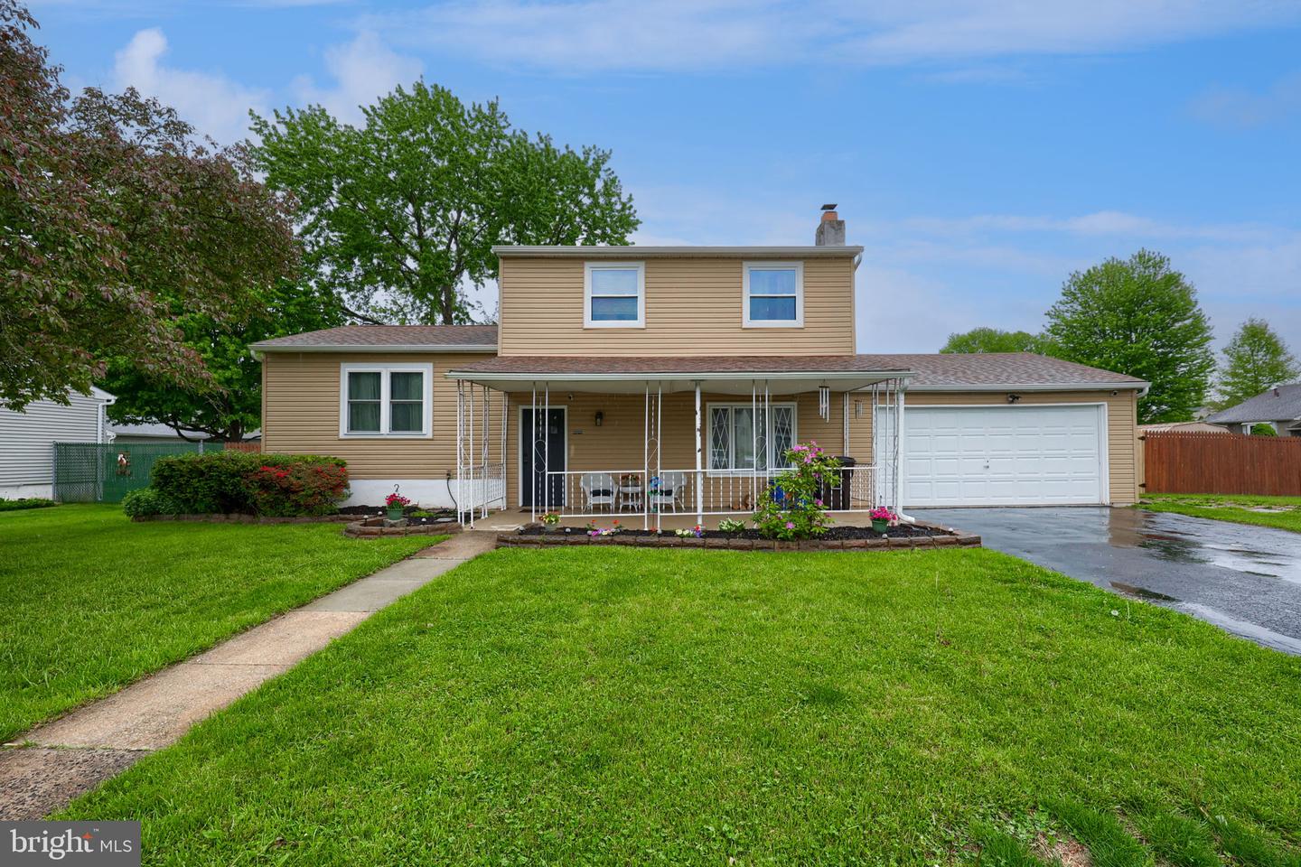 465 Moonflower Avenue, Reading