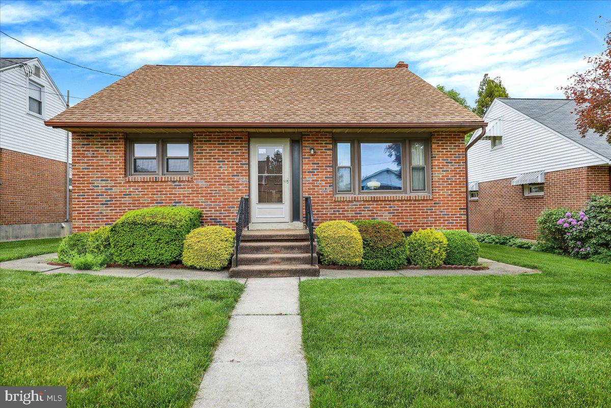 1242 Commonwealth Boulevard, Reading