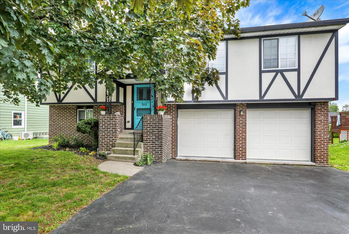 762 Tamarack Trail, Reading
