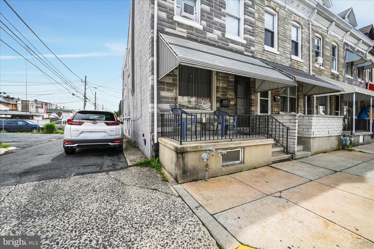 942 Pike Street
