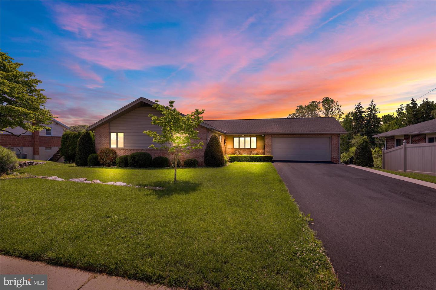 1620 Commonwealth Boulevard, Reading