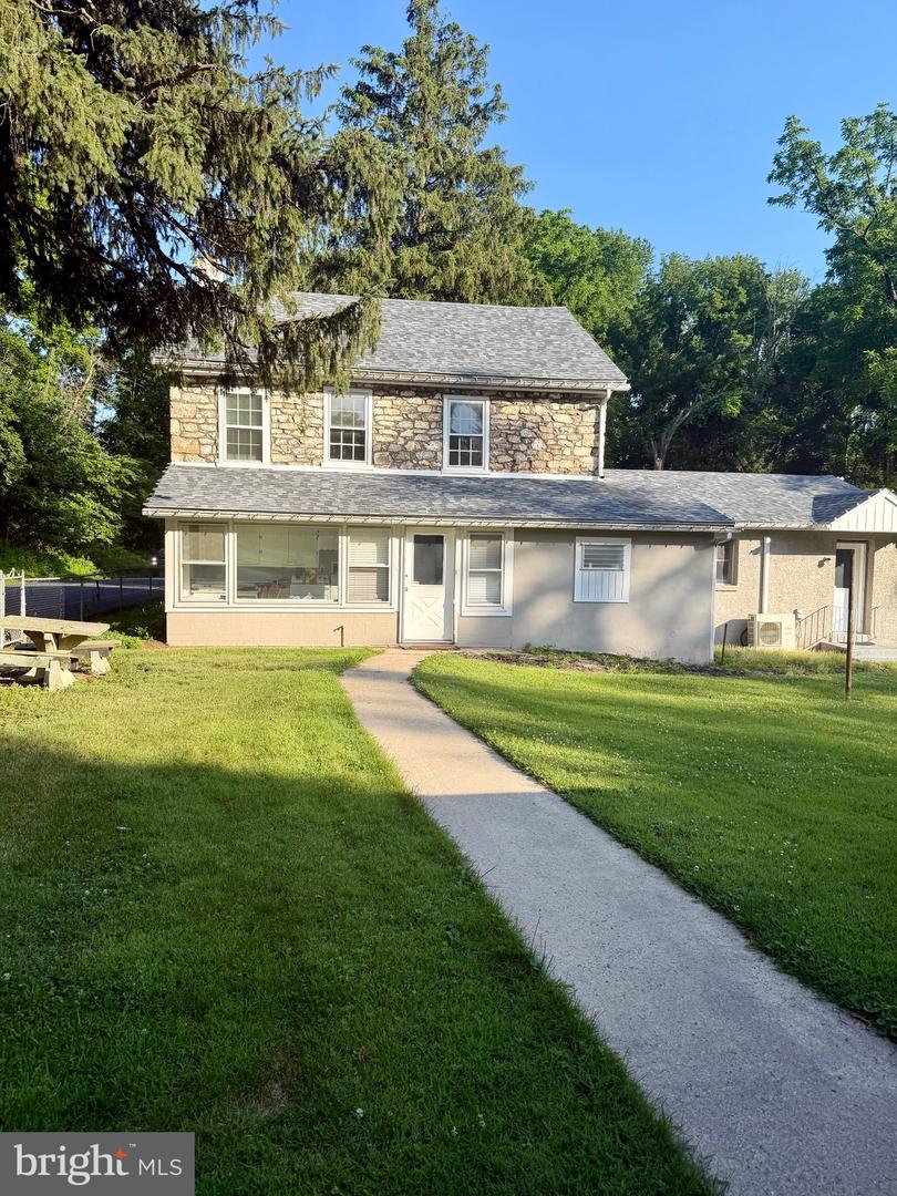 2800 River Road