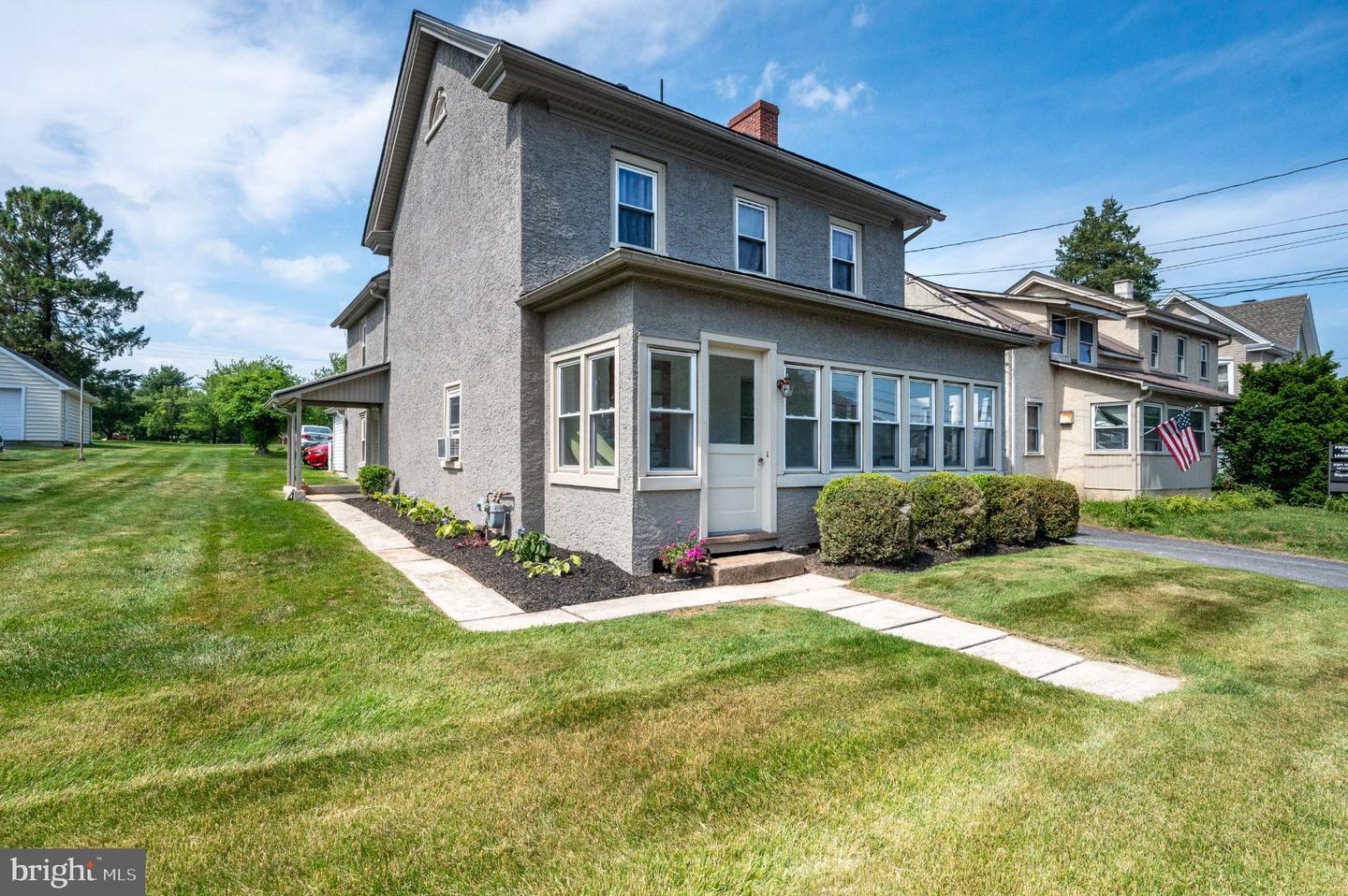 3007 Main Street