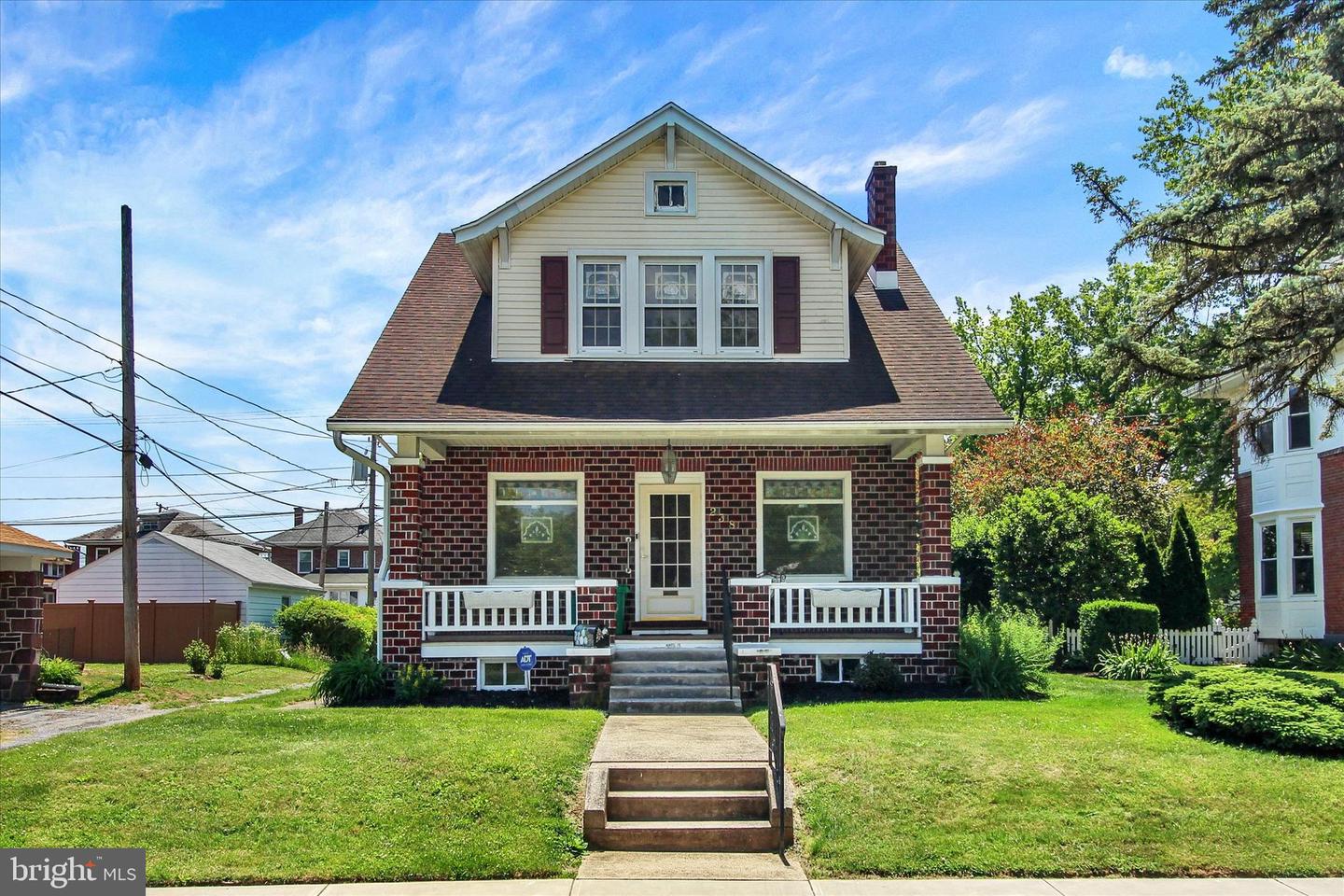238 E Walnut Street