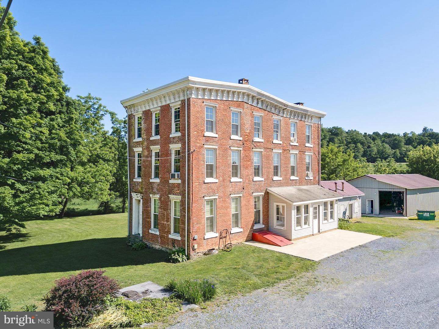 1306 Long Lane Road