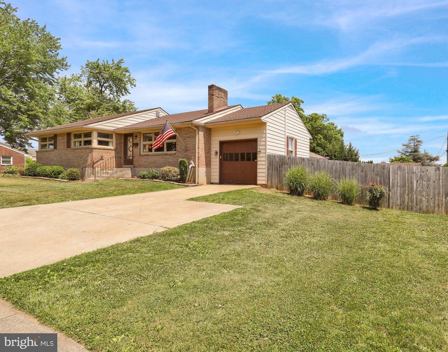 33 Lawndale Road