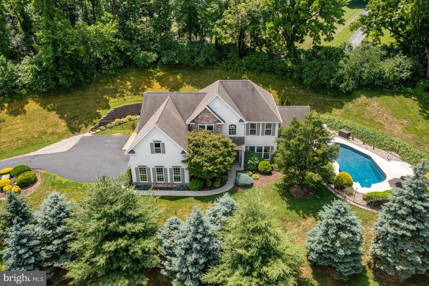 16 Winding Brook