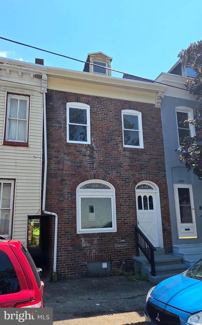 1242 Muhlenberg Street