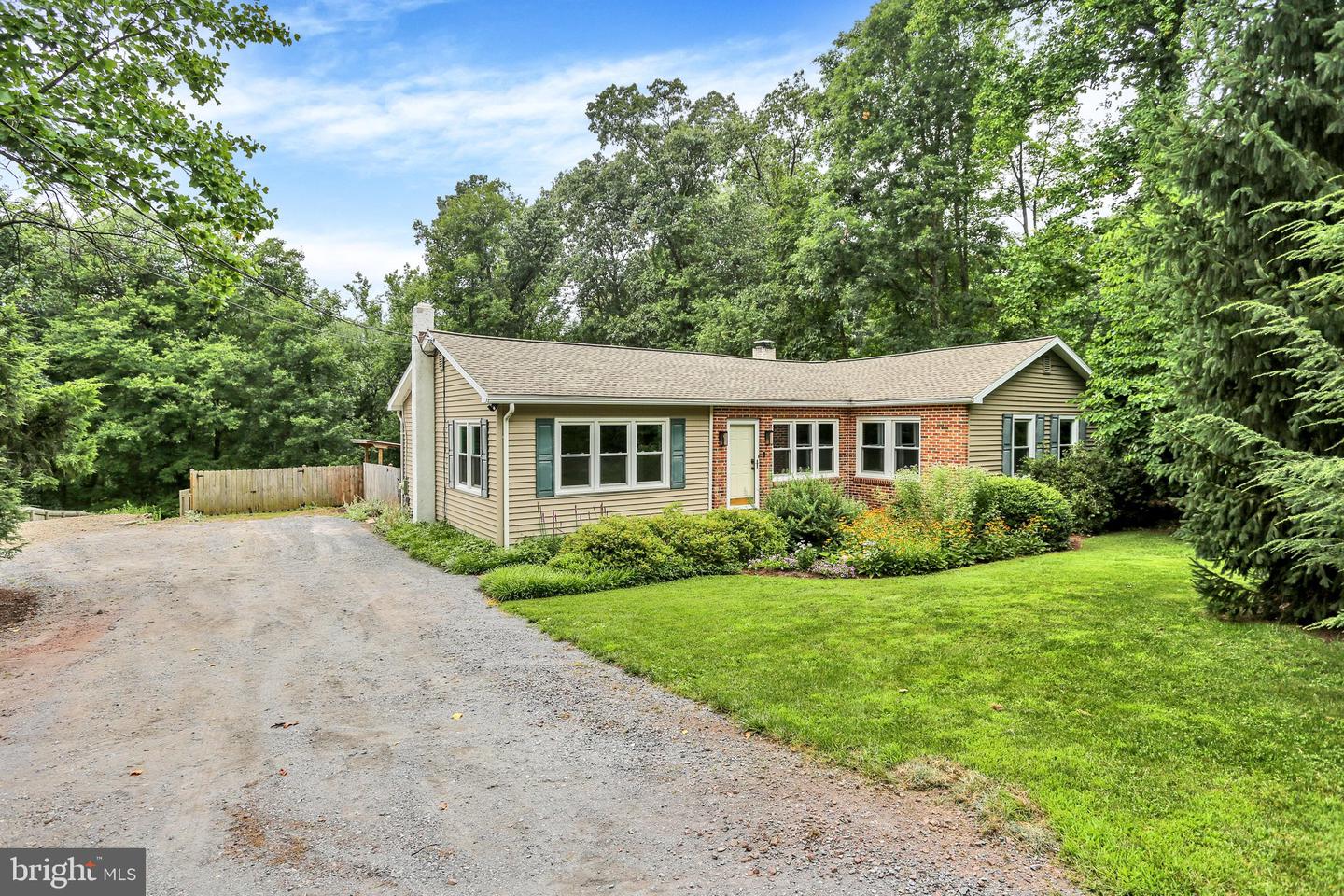 4365 N Twin Valley Road, Morgantown