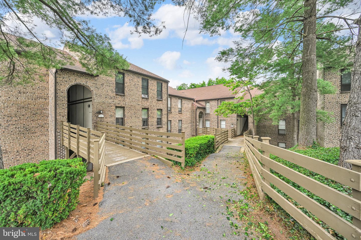 2 Fairway Road
