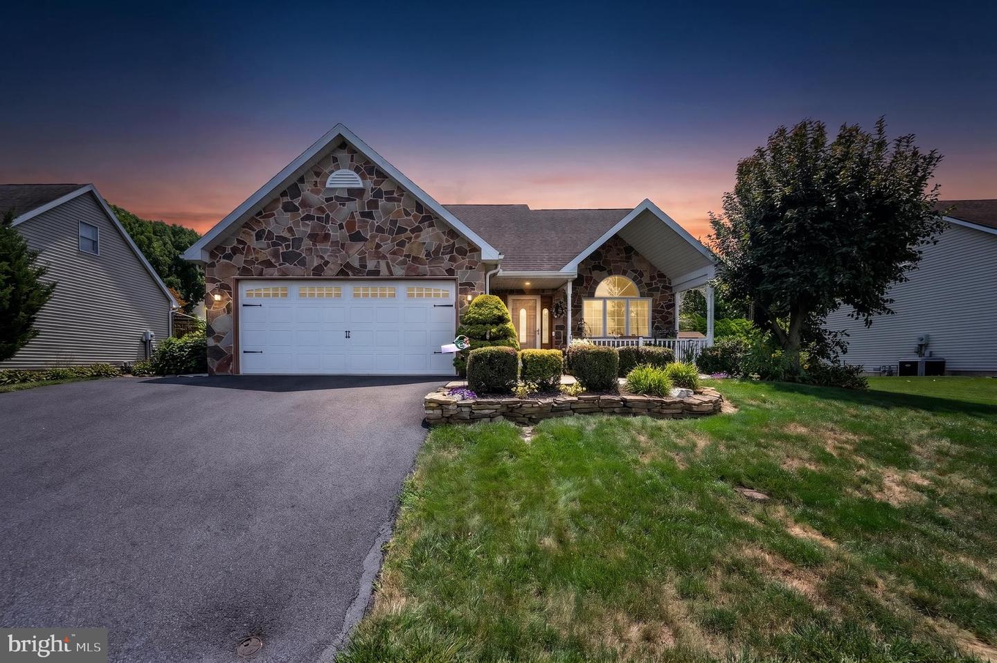 128 Hill Road