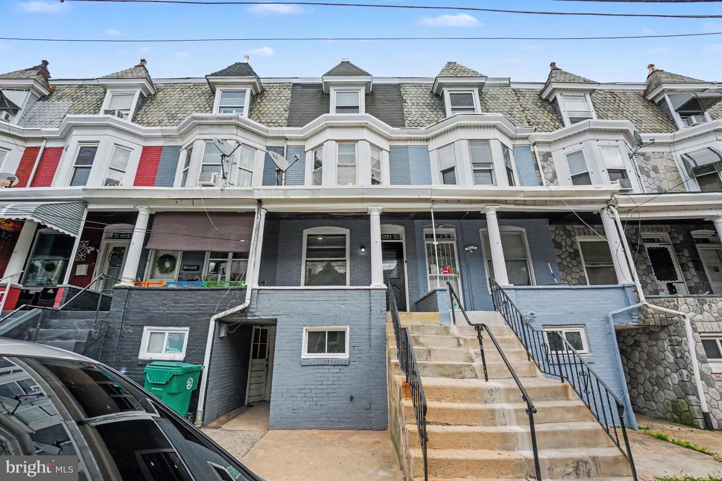 1221 Mulberry Street