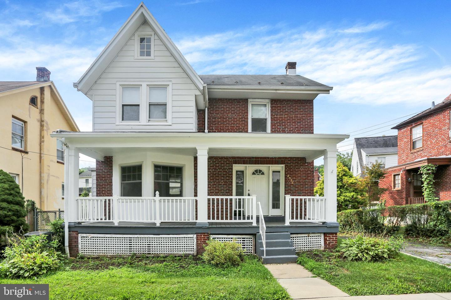 2532 Glenn Terrace