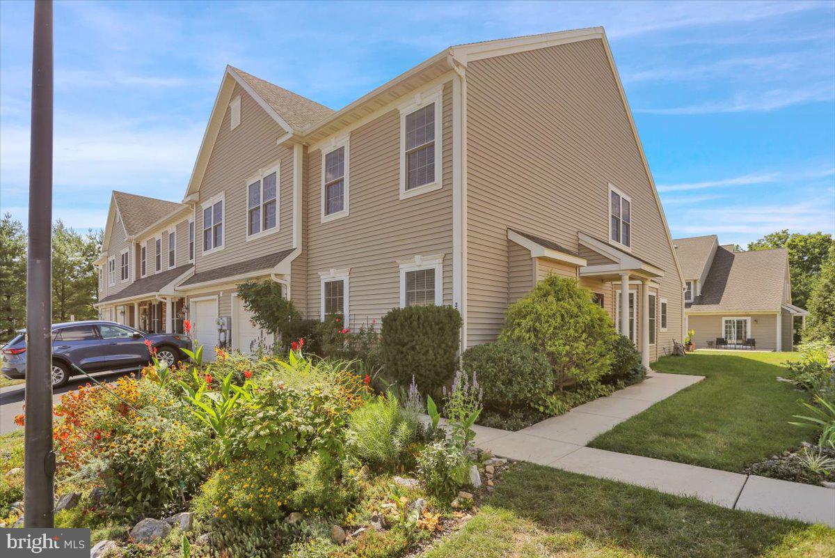 305 Emerald Lane