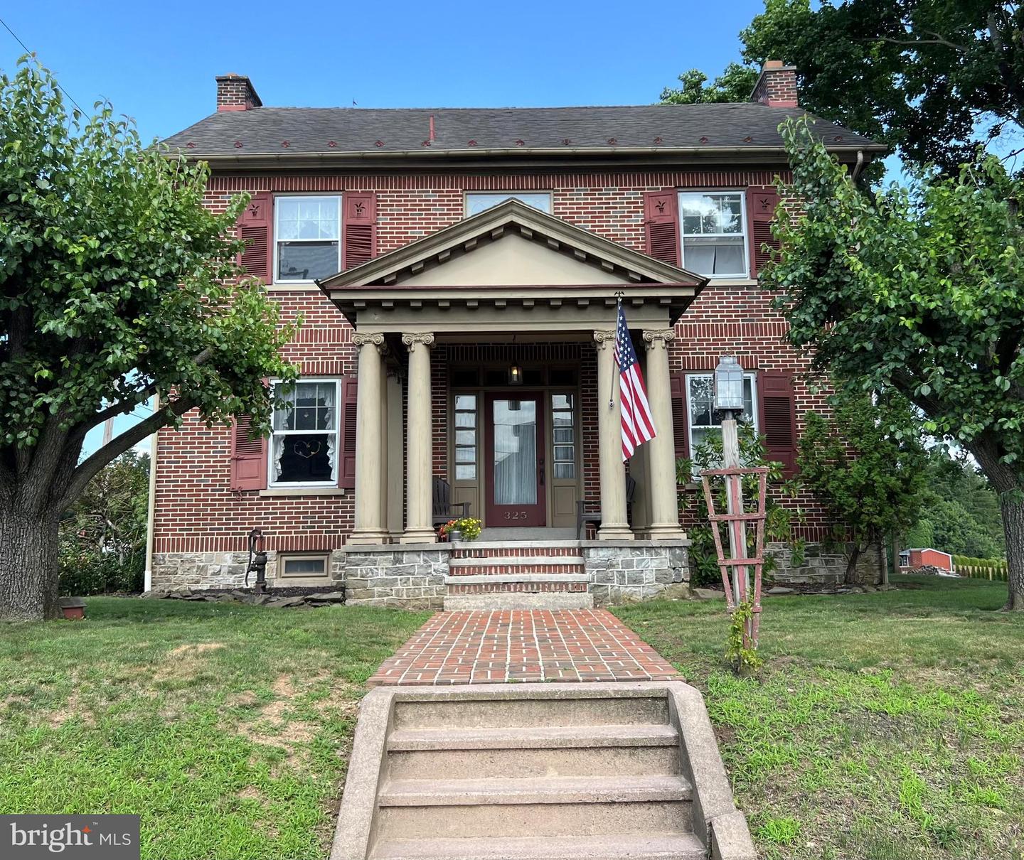 325 & 325 A Reber Street