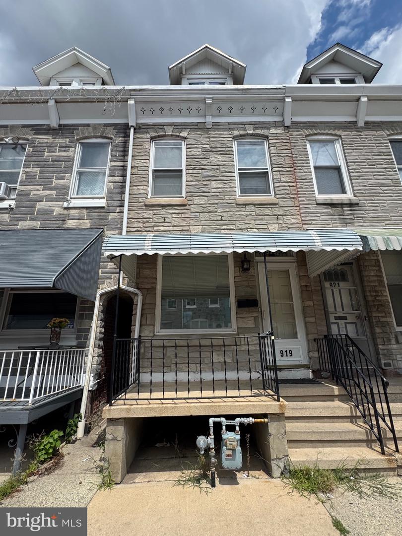 919 Perry Street