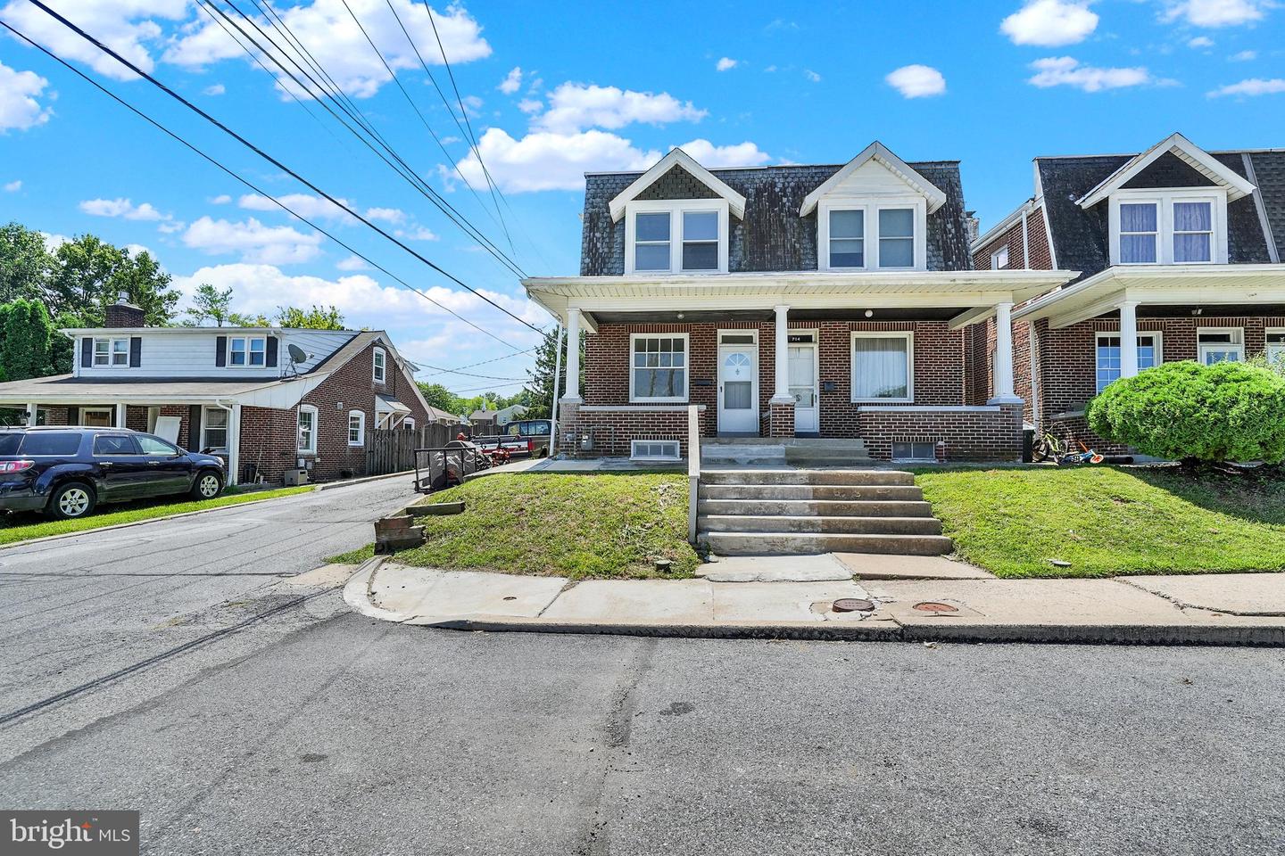 716 E 2nd Street