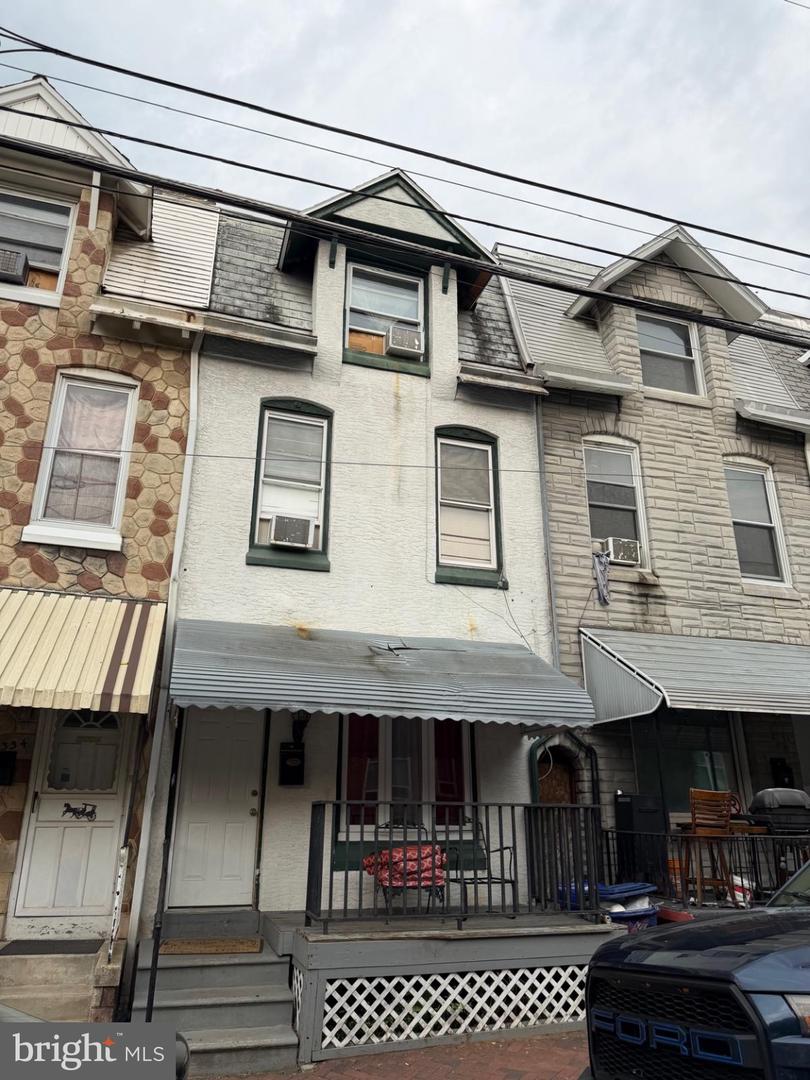 332 S 10th Street