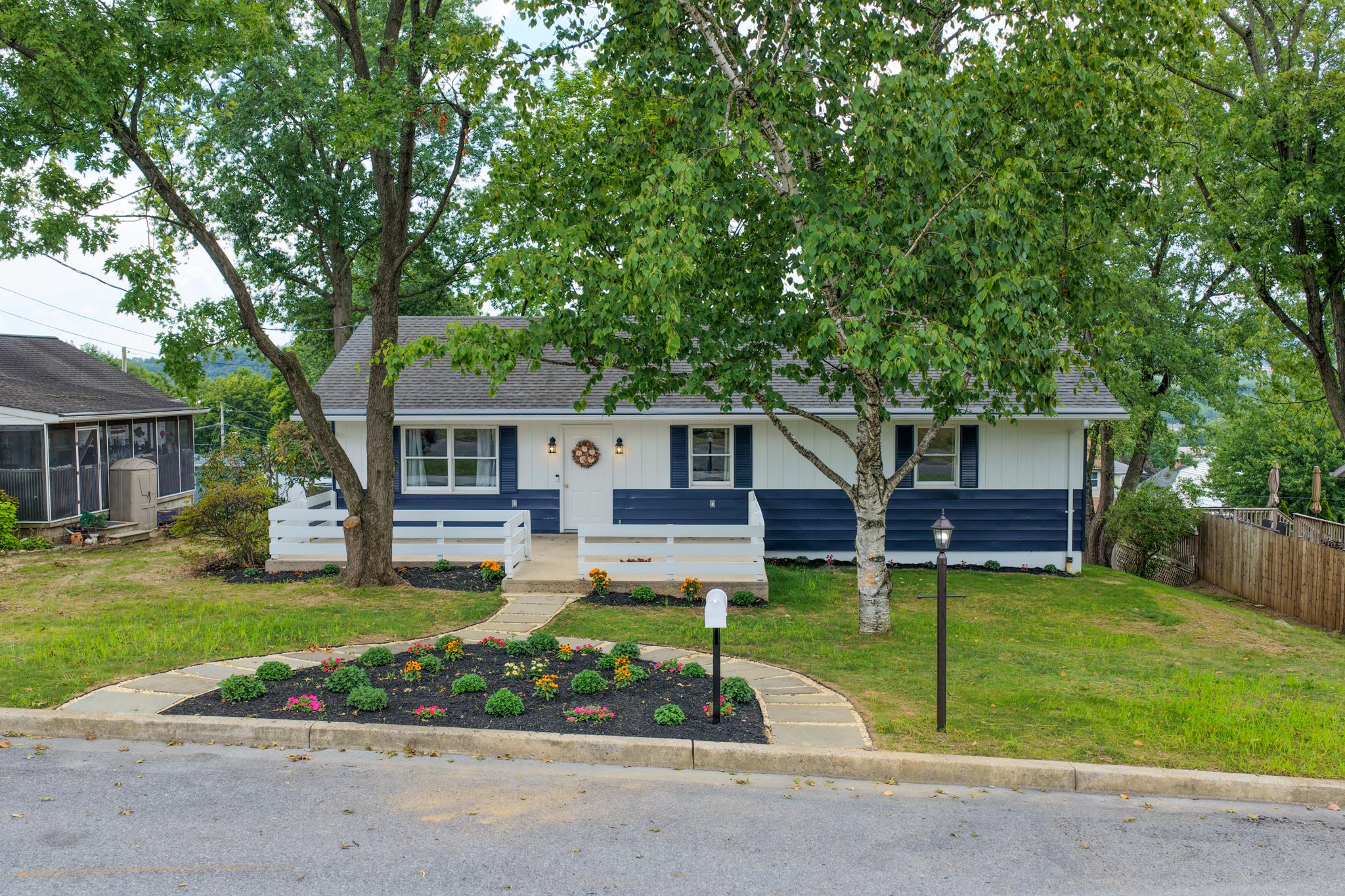 554 S 6th Street