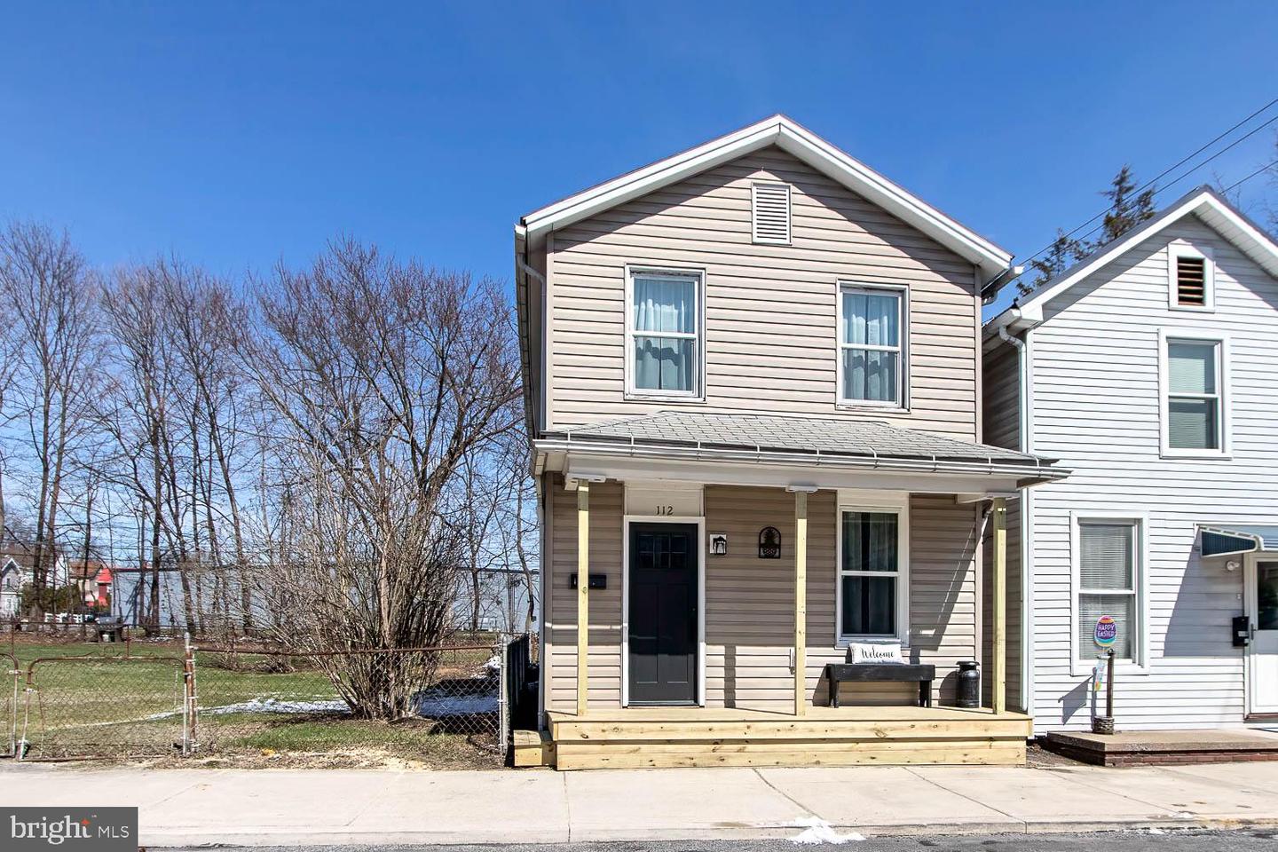 112 W 12th, Tyrone
